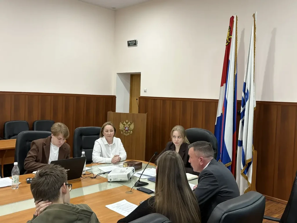 Заседание Молодежного парламента: финансовая грамотность и планы на будущее