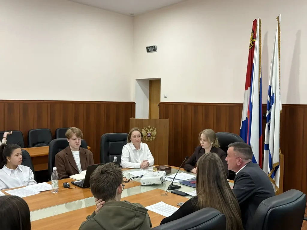 Заседание Молодежного парламента: финансовая грамотность и планы на будущее