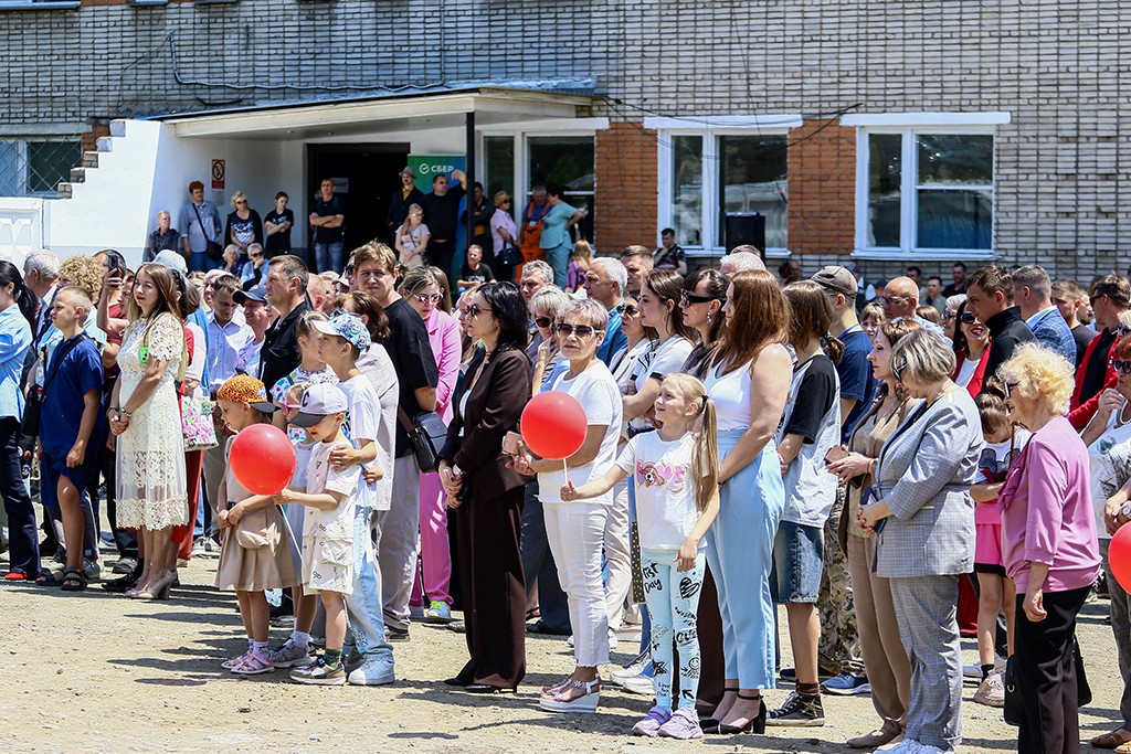 Находкинскому судоремонтному заводу - 75!