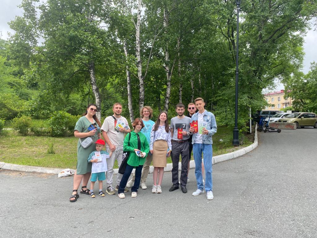 Члены Молодежного парламента поздравили молодежь города с праздником