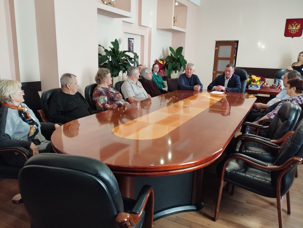 Торжественное вручение почетного знака "Семейная доблесть"