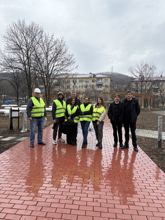 Молодые парламентарии продолжают активно участвовать в жизни города!
