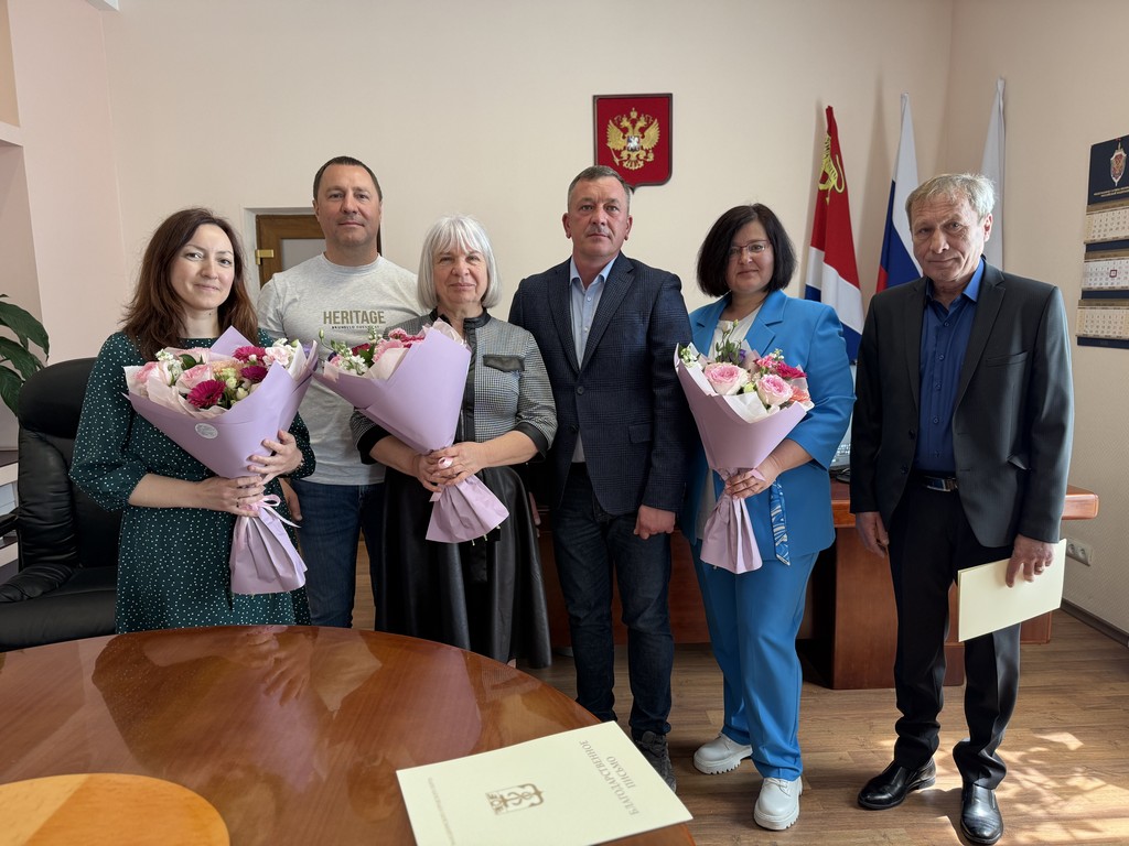 В честь празднования 75-летнего юбилея в Находке проходят чествования представителей различных профессий, которые своим трудом внесли большой вклад в развитие города